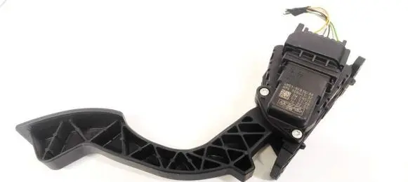 Ford Focus Accelerator throttle pedal 4M519F836AK 4M51-9F836-AK