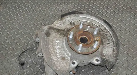 Rear wheel hub