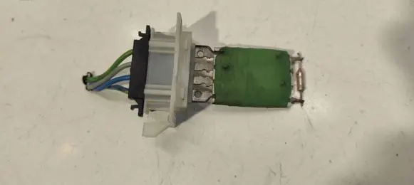 Opel Vectra C Glow plug pre-heat relay 
