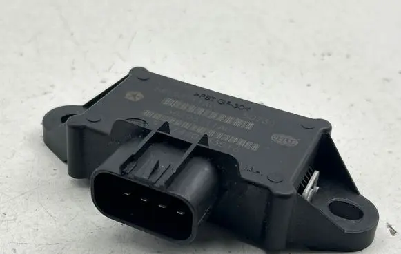 Chrysler Pacifica Fuel injection pump control unit/module 68193711AC 50738 9347420133516