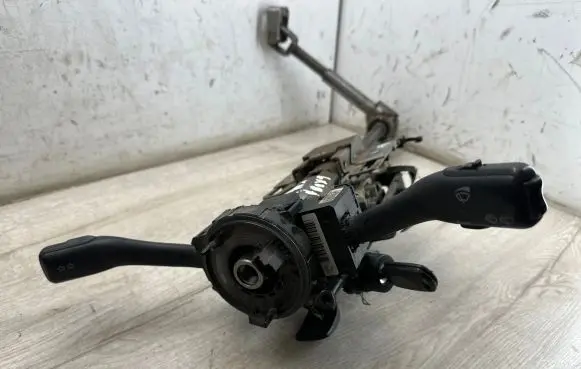 Steering wheel axle set