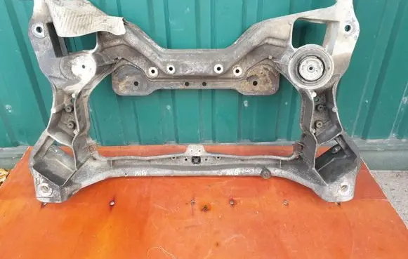 Mercedes-Benz C W203 Front subframe 2036280557