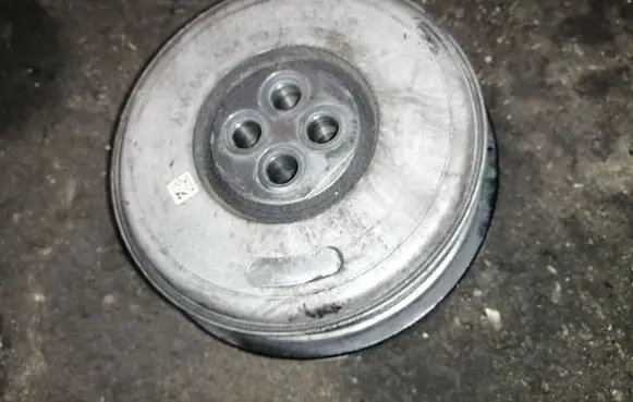Mercedes-Benz E W212 Crankshaft pulley A6510350912