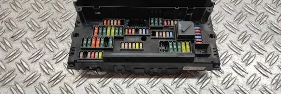 BMW 7 F01 F02 F03 F04 Fuse module 017033442 00088910 9151320