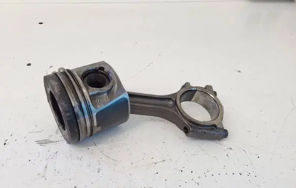 Opel Vivaro Piston with connecting rod 080340