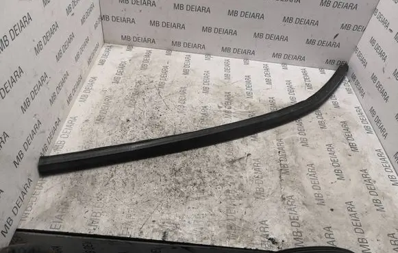 Porsche Macan (95B) Engine compartment rubber 95B823737