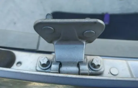 Mercedes-Benz C W203 Tailgate/trunk/boot hinge