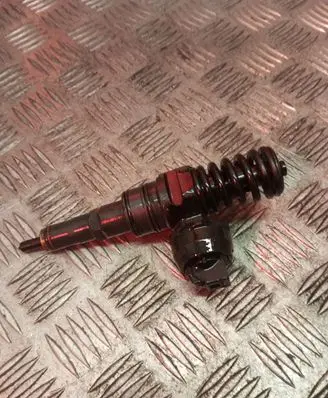 Skoda Octavia Mk2 (1Z) Fuel injector 038130073AG