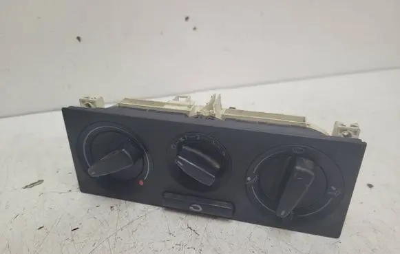 Volkswagen PASSAT B5 Climate control unit 1J0819045