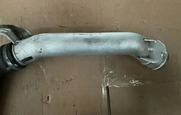 Volvo V40 Intercooler hose/pipe 31370060