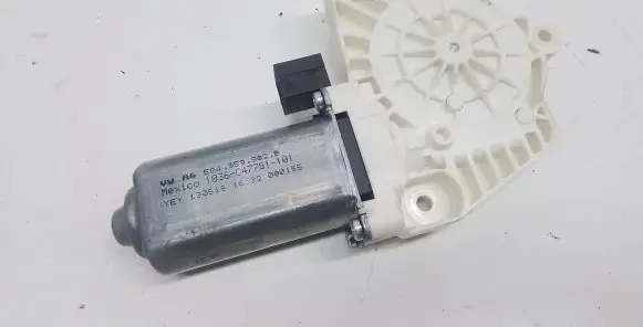 Volkswagen Atlas Front door window regulator motor 5Q4959802B