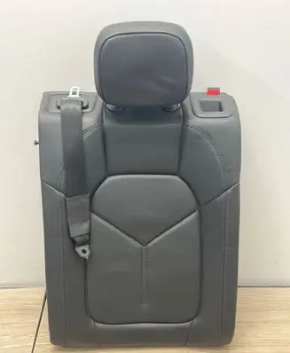 Porsche Macan (95B) Rear seat 