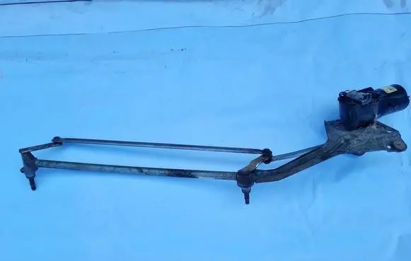 Renault Megane I Front wiper linkage and motor