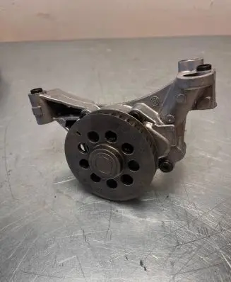 Volkswagen Golf VI Oil pump 03L115263 03L115105B