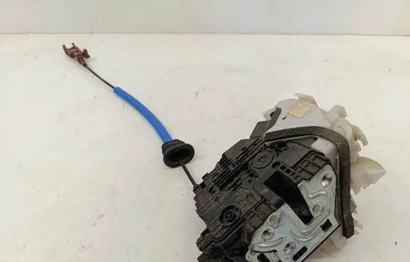 Hyundai Elantra VII Front door lock 81320AA010