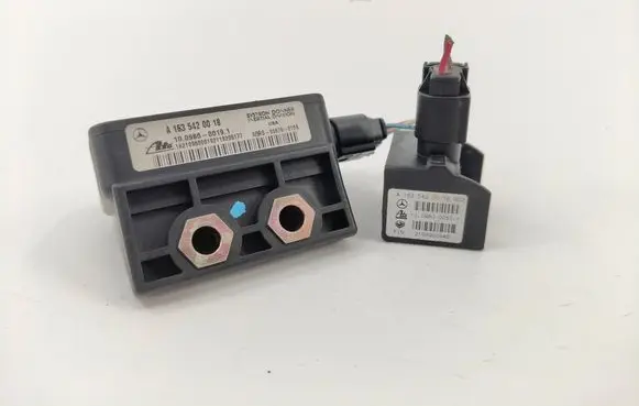 Mercedes-Benz ML W163 ESP acceleration yaw rate sensor A1635420018