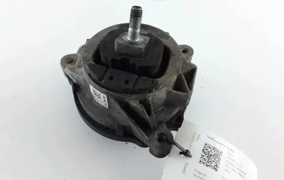 BMW 1 F20 F21 Engine mount bracket 6787657