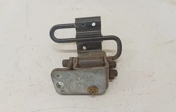 Audi A4 S4 B7 8E 8H Rear door lower hinge 8E0833412E