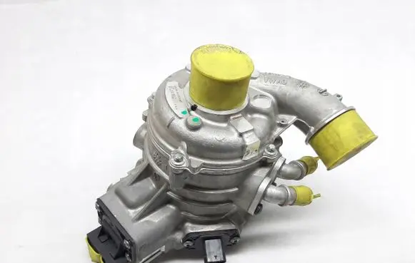 Audi Q8 Turbo 057145601F