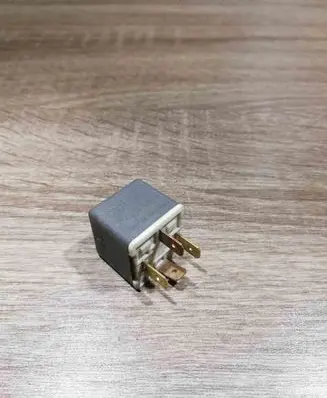 Volkswagen Golf III Other relay 141951253B
