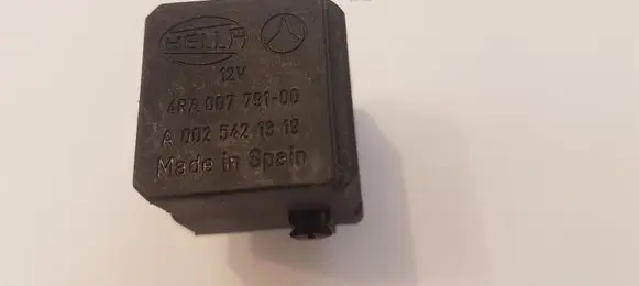 Mercedes-Benz A W168 Other relay A0025421319 4RA00779100