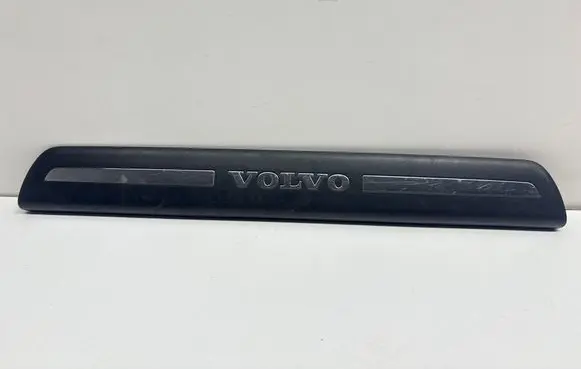 Volvo V50 Front sill trim cover 08622671 30744287