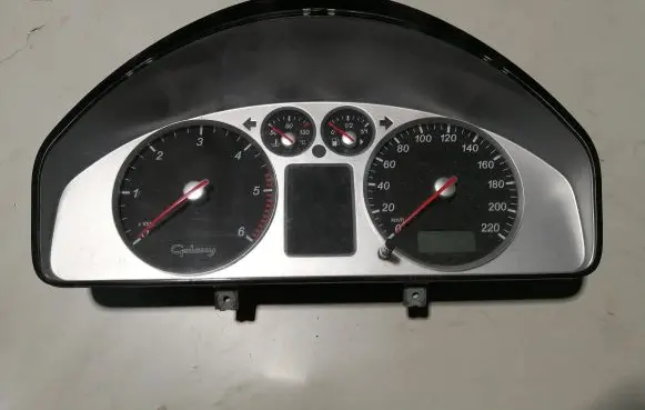 Ford Galaxy Speedometer (instrument cluster) 7M5920800H YM2110849APD