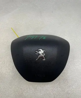 Peugeot 2008 I Trunk lid opening control unit 