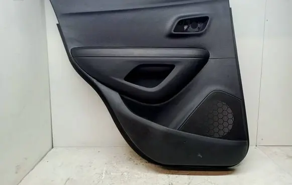 Chevrolet Trax Coupe rear side trim panel 