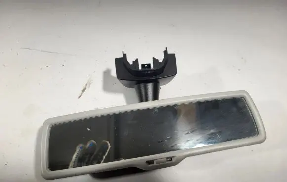 Volkswagen Golf Plus Rear view mirror (interior) E11015619