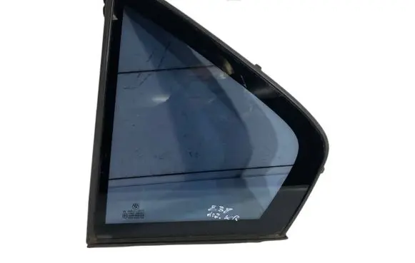Rear vent window glass