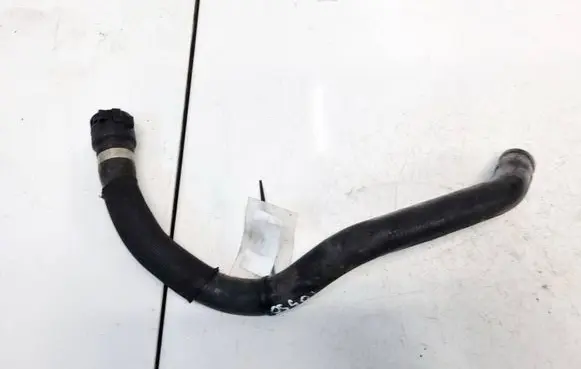 Engine coolant pipe/hose