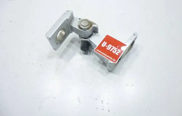 Skoda Fabia Mk3 (NJ) Front door lower hinge 8K0831401P A046573