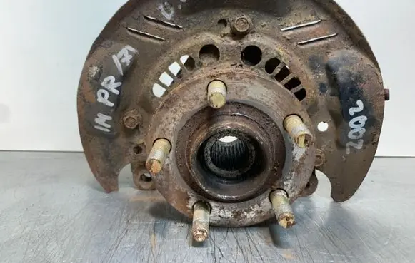 Subaru Impreza II Front wheel hub