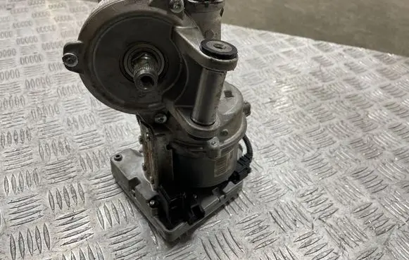 Ford Fiesta Power steering pump A0056611E H1BC3D077DG