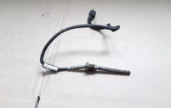 Mercedes-Benz GL X164 Exhaust gas temperature sensor A0019052900
