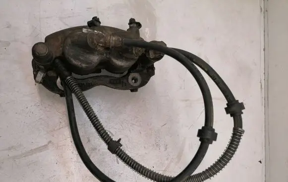 Renault Master II Front brake caliper 331161