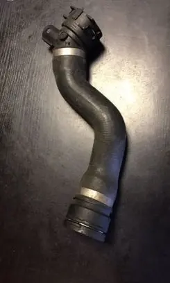 BMW 1 E81 E87 Engine coolant pipe/hose 7526391