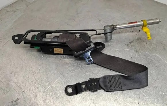 Volvo S60 Front seatbelt 8665868