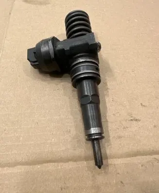 Seat Alhambra (Mk1) Fuel injector 038130073AK