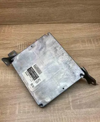 Toyota Avensis T250 Engine control unit/module ECU 8966105690 MB1758006325