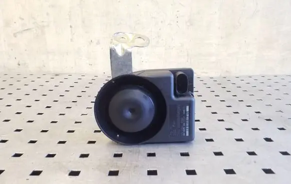 Audi A4 S4 B8 8K Alarm system siren 