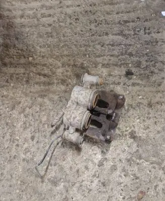 Mercedes-Benz Vito Viano W639 Front brake caliper