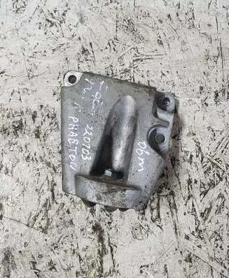 Volkswagen Phaeton Engine mounting bracket