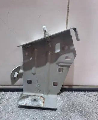 Renault Master III Fender mounting bracket 631438806R