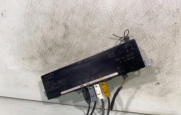 Audi A6 Allroad C6 Aerial antenna amplifier 4f9035225d