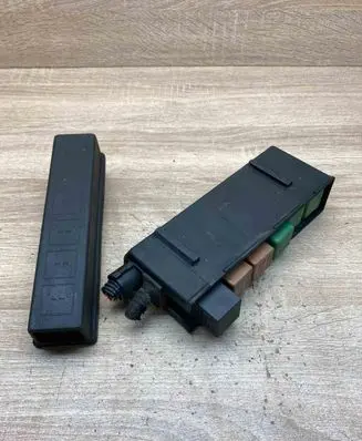 Opel Vectra B Fuse box set 90504296 90504298