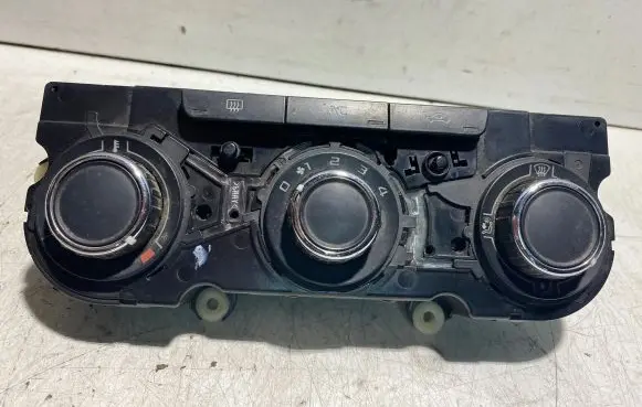 Skoda Yeti (5L) Climate control unit 3T0820047AB