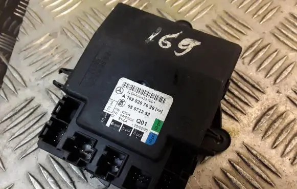 Mercedes-Benz A W169 Door control unit/module 1698207026 A1698207026