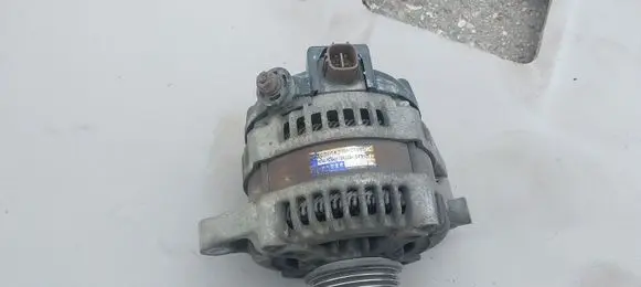 Toyota Corolla Verso AR10 Generator/alternator 2706027090